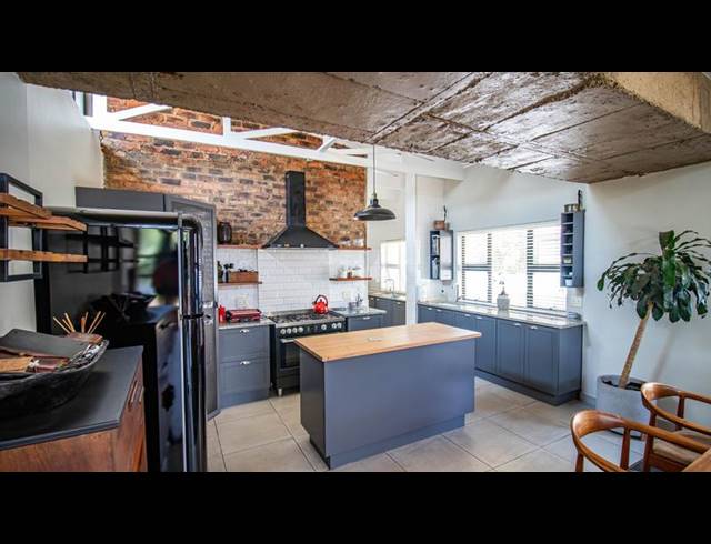 3 BEDROOM HOUSE FOR SALE IN MIDSTREAM ESTATE